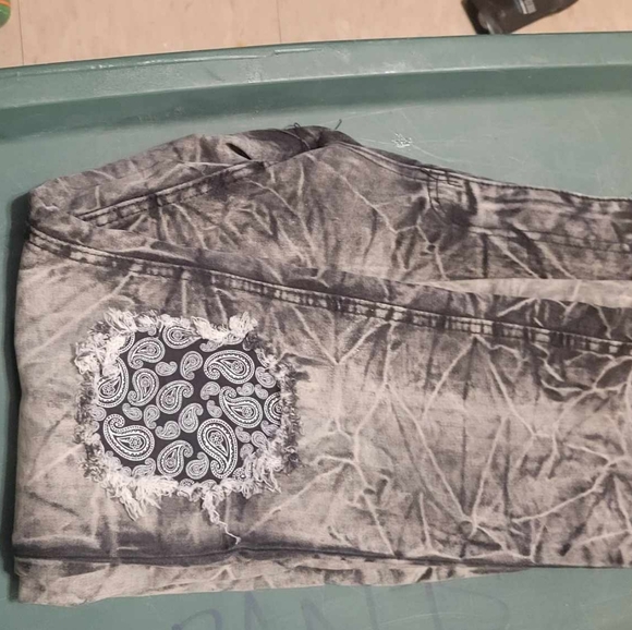 Jeans - Picture 3 of 4